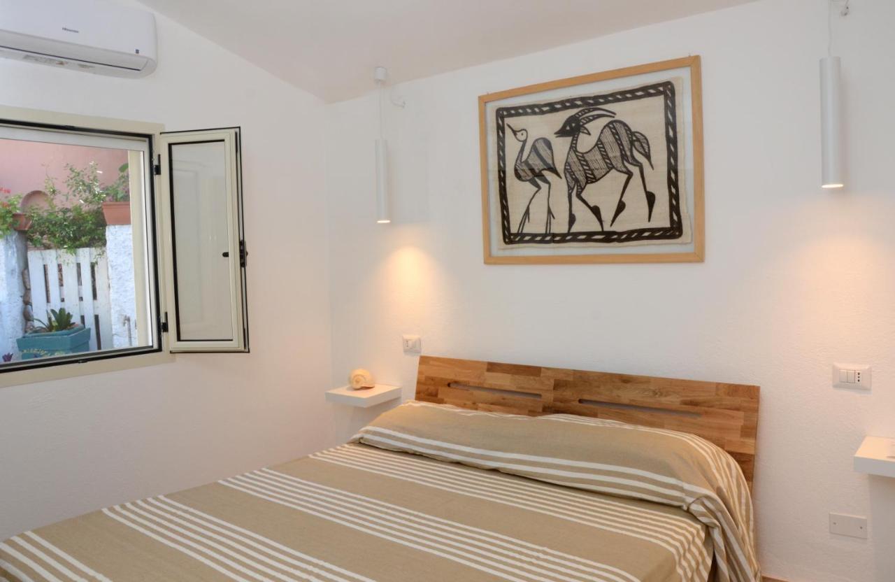 Apartments Villa Corrias Cala Liberotto Luaran gambar
