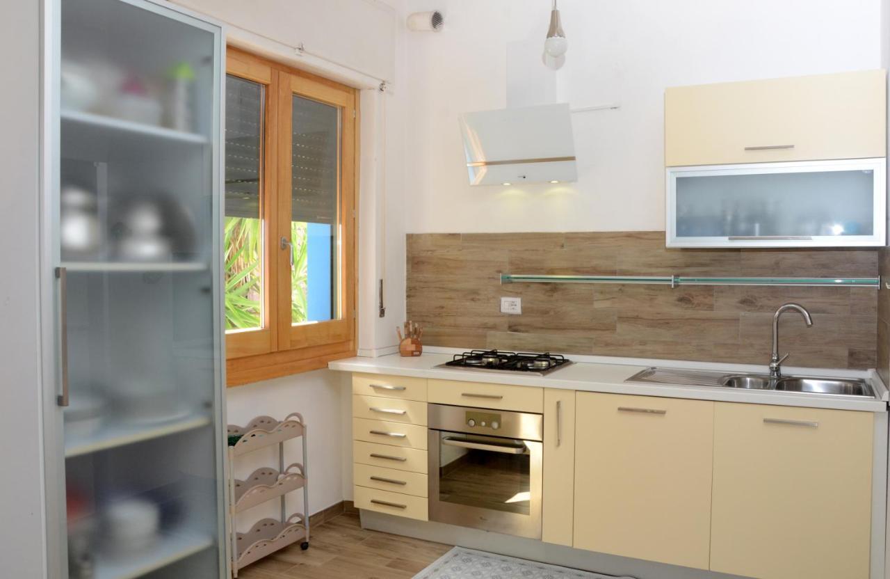 Apartments Villa Corrias Cala Liberotto Luaran gambar