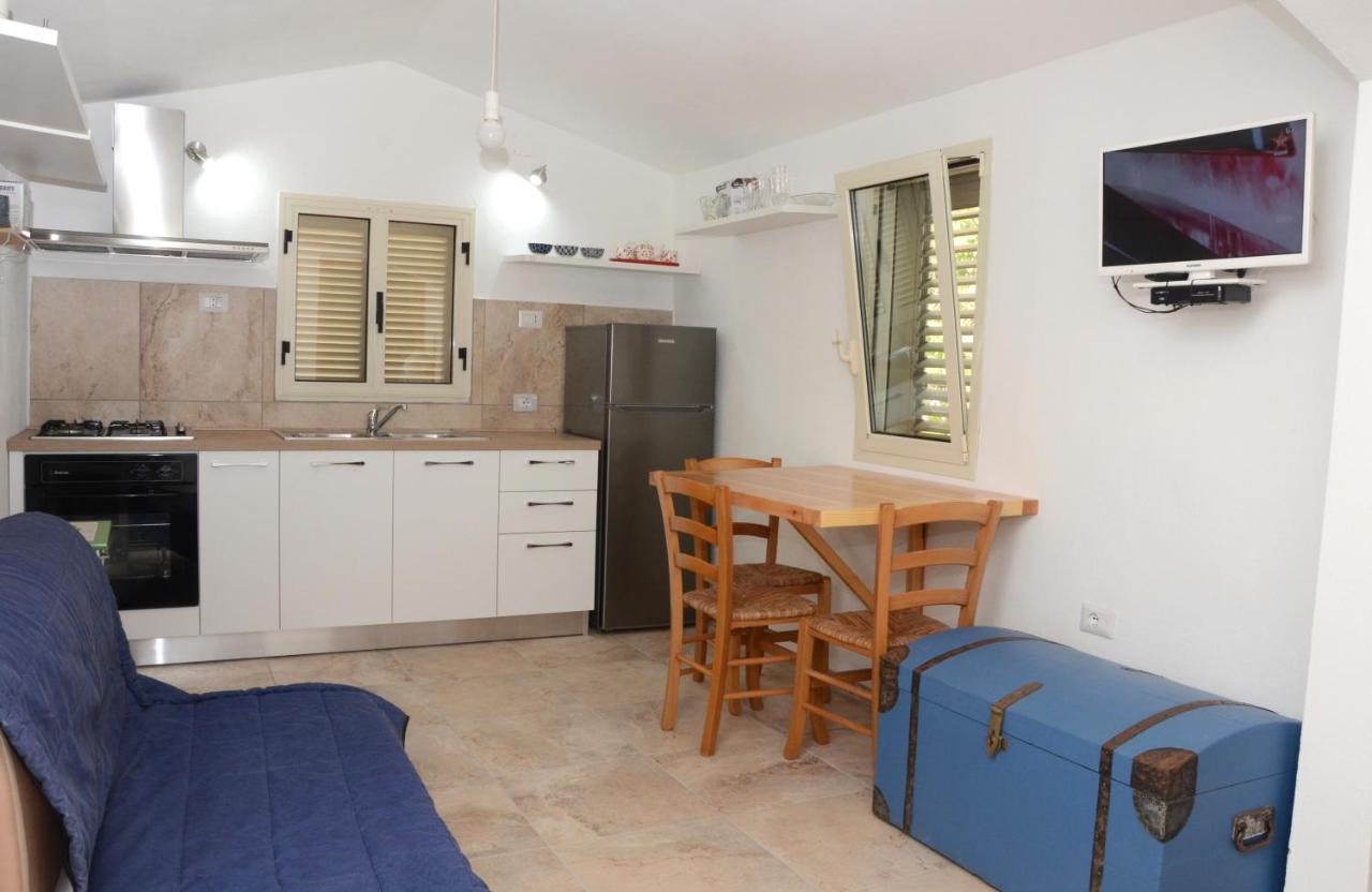 Apartments Villa Corrias Cala Liberotto Luaran gambar